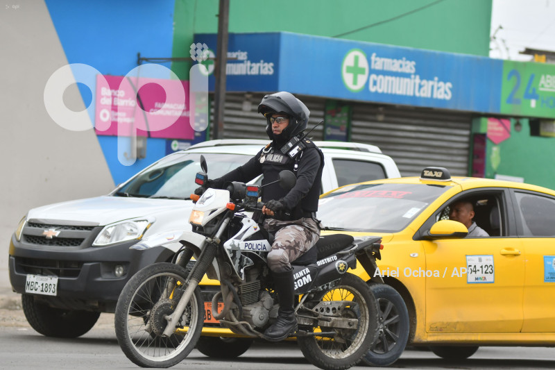 MANTA-EMERGENCIA-ECU-POLICIAS-IESS