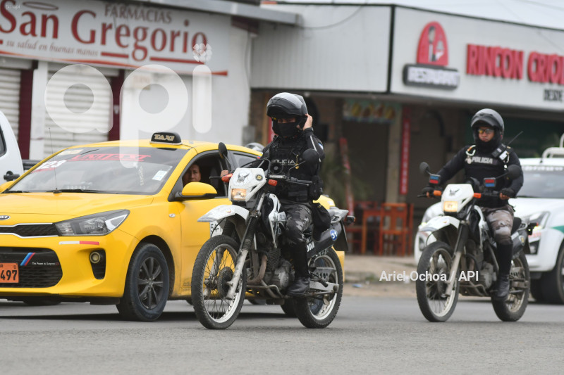 MANTA-EMERGENCIA-ECU-POLICIAS-IESS