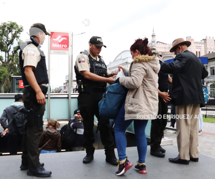 SEGURIDAD-METRO-QUITO