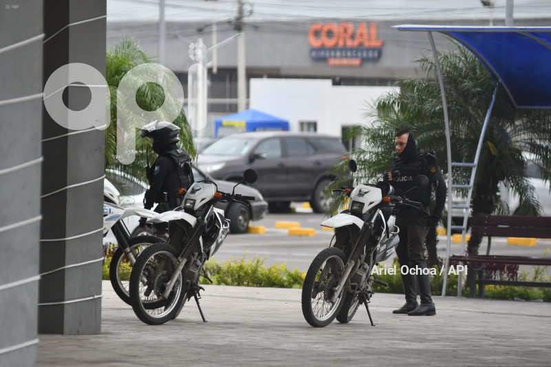 MANTA-EMERGENCIA-ECU-POLICIAS-IESS