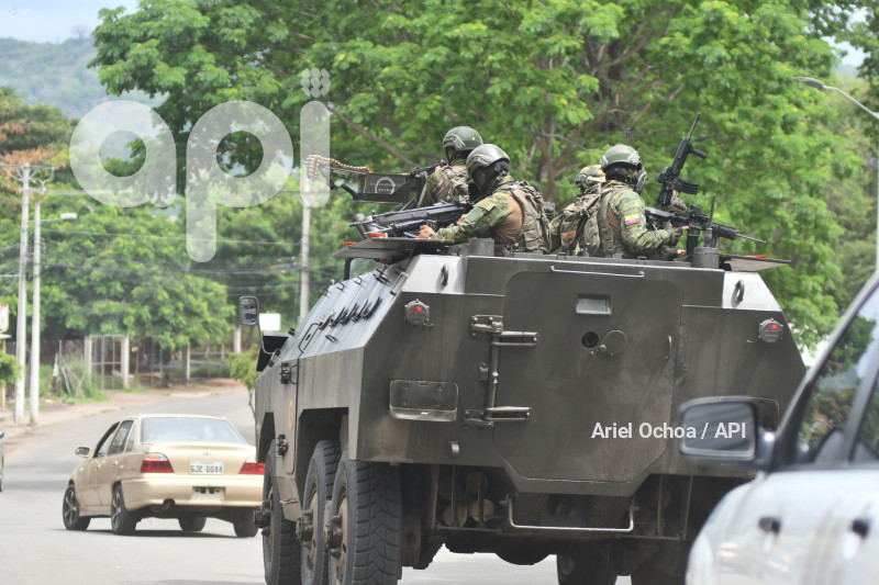 PORTOVIEJO-MILITARES-CONTROLES