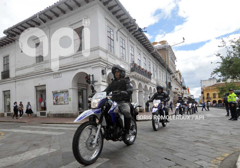 CUENCA-SEGURIDAD ENTREGA PATRULLEROS-MOTOS