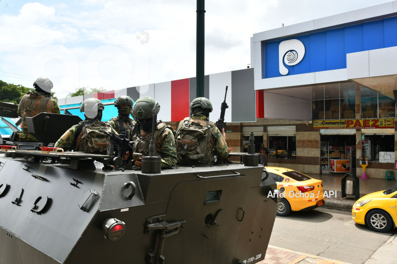 PORTOVIEJO-MILITARES-CONTROLES