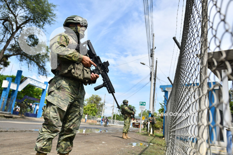 PORTOVIEJO-MILITARES-CONTROLES