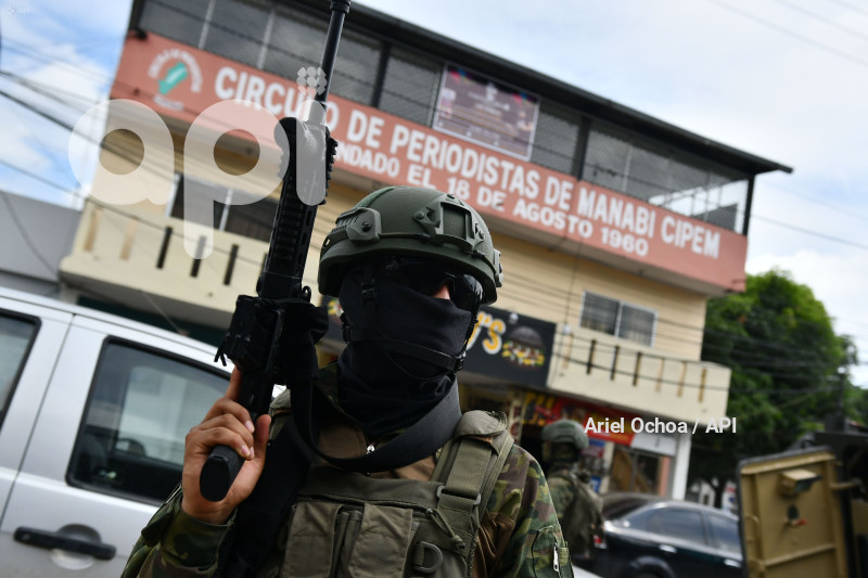 PORTOVIEJO-MILITARES-CONTROLES
