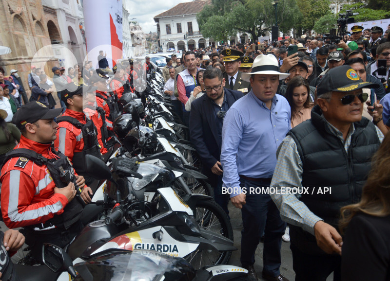 CUENCA-SEGURIDAD ENTREGA PATRULLEROS-MOTOS
