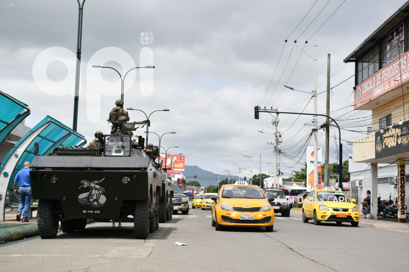 PORTOVIEJO-MILITARES-CONTROLES