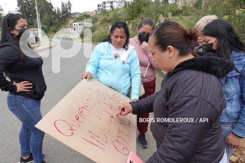 CUENCA-FAMILIARES GUIAS PENITENCIARIOS SECUESTRADOS
