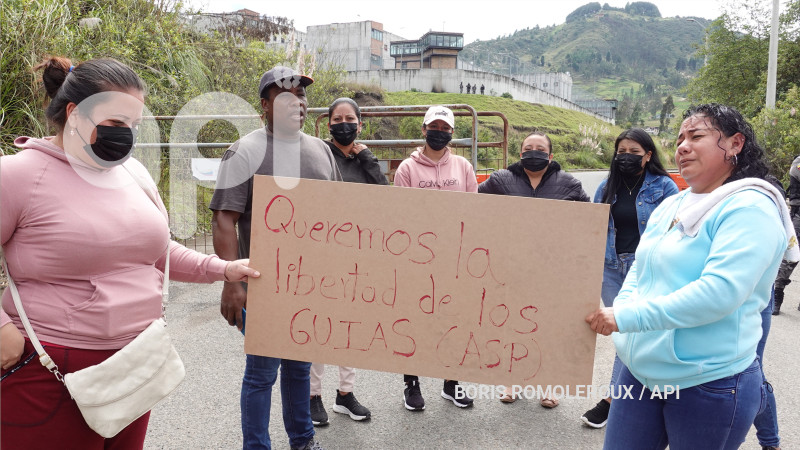 CUENCA-FAMILIARES GUIAS PENITENCIARIOS SECUESTRADOS