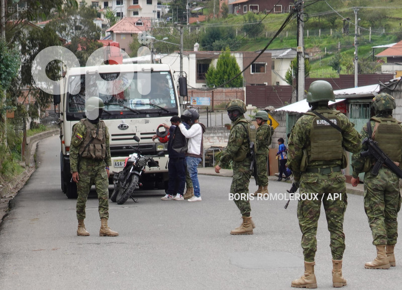 CUENCA-OPERATIVO MILITAR-EXTERIORES CARCEL-TURI