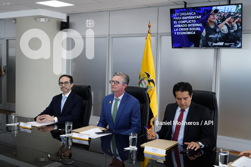 JUAN CARLOS VEGA IVA15