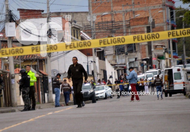 CUENCA-ARTEFACTO EXPLOSIVO-CENTRO EDUCATIVO