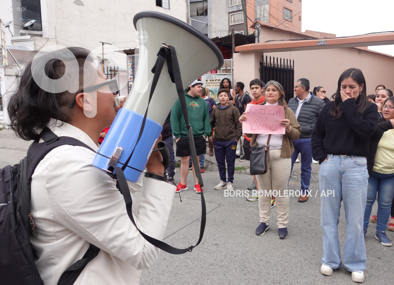 CUENCA-PLANTON POR VICTORIA PRADO
