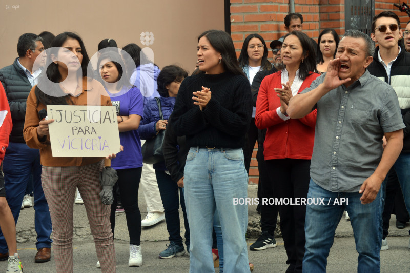 CUENCA-PLANTON POR VICTORIA PRADO