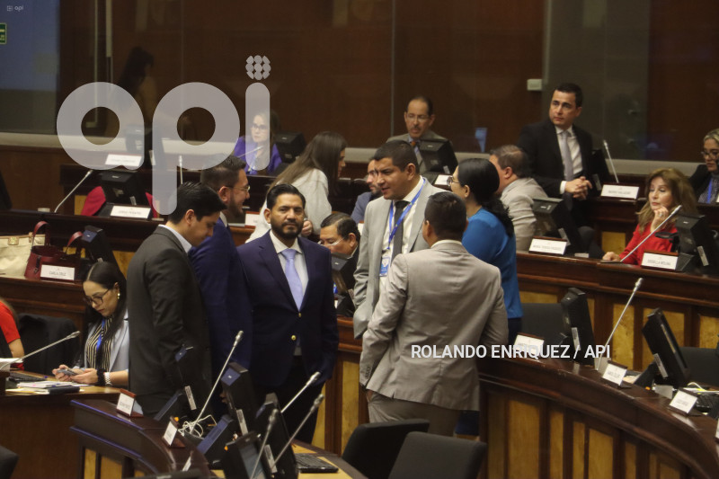 ASAMBLEA-IGUALDAD-SALARIAL-MUJERES-HOMBRES