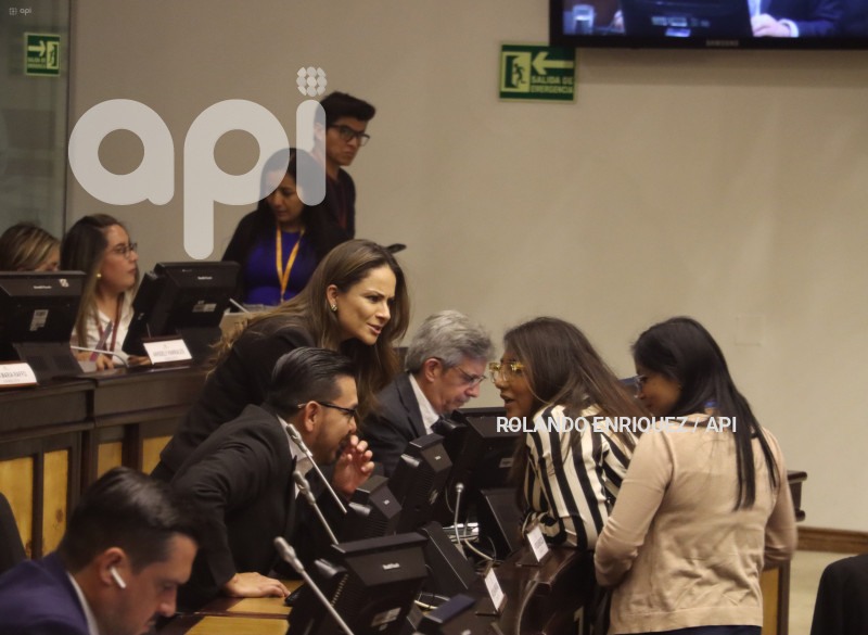 ASAMBLEA-IGUALDAD-SALARIAL-MUJERES-HOMBRES