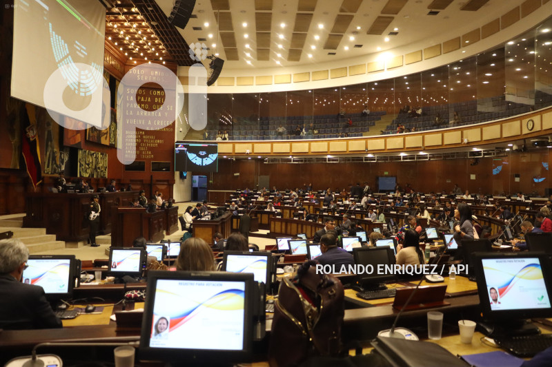 ASAMBLEA-IGUALDAD-SALARIAL-MUJERES-HOMBRES