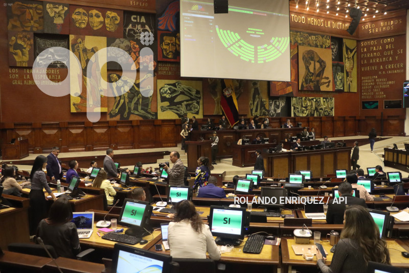 ASAMBLEA-IGUALDAD-SALARIAL-MUJERES-HOMBRES