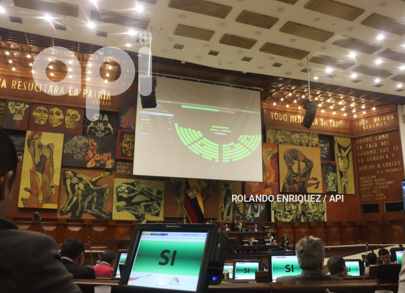 ASAMBLEA-IGUALDAD-SALARIAL-MUJERES-HOMBRES