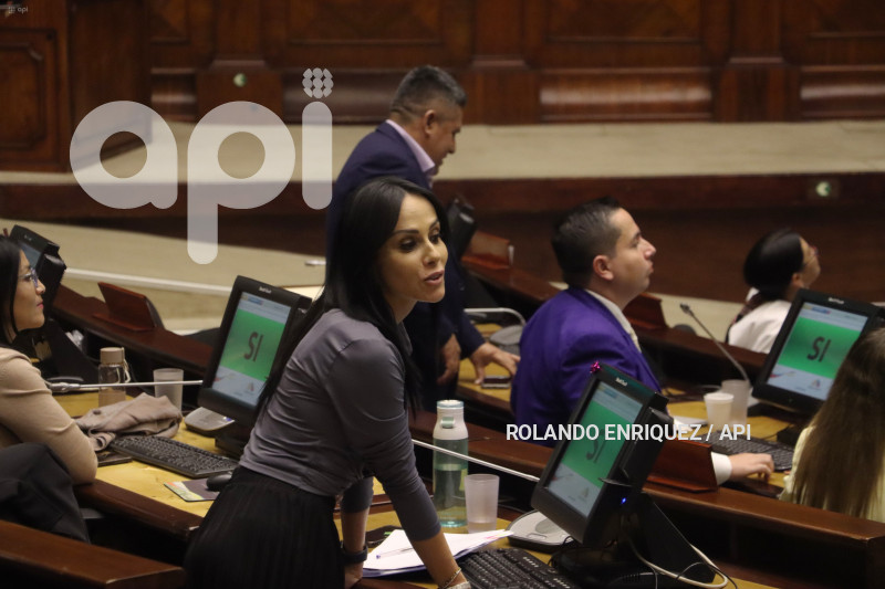 ASAMBLEA-IGUALDAD-SALARIAL-MUJERES-HOMBRES