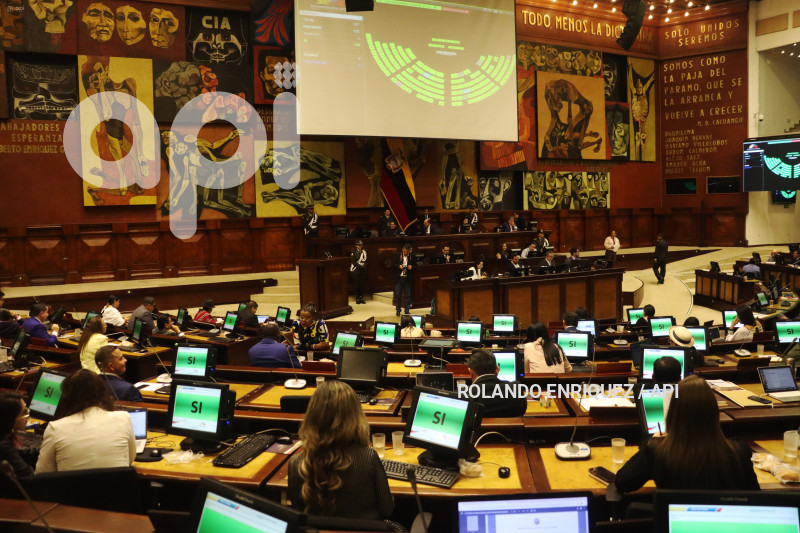 ASAMBLEA-IGUALDAD-SALARIAL-MUJERES-HOMBRES