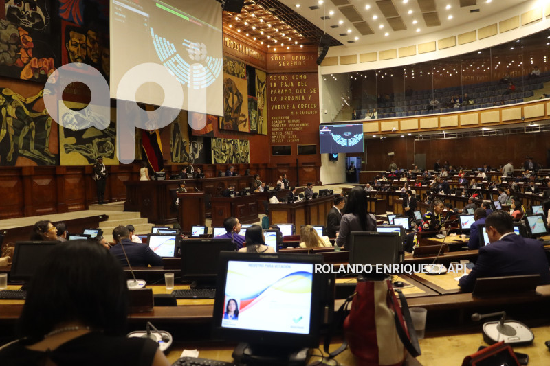ASAMBLEA-IGUALDAD-SALARIAL-MUJERES-HOMBRES