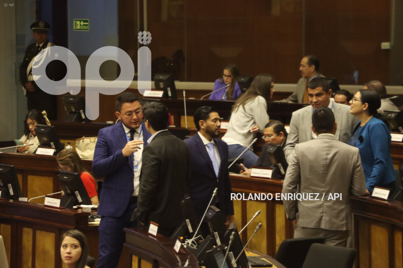 ASAMBLEA-IGUALDAD-SALARIAL-MUJERES-HOMBRES