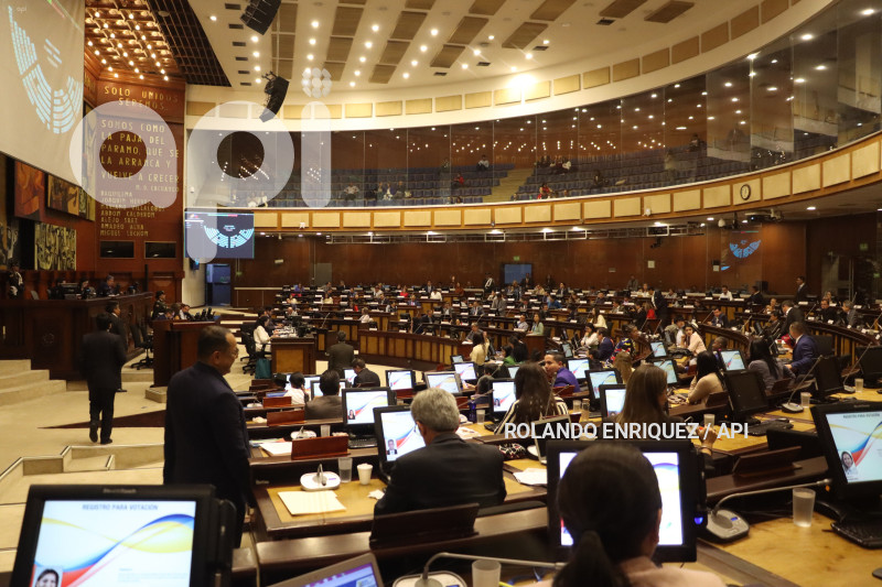 ASAMBLEA-IGUALDAD-SALARIAL-MUJERES-HOMBRES