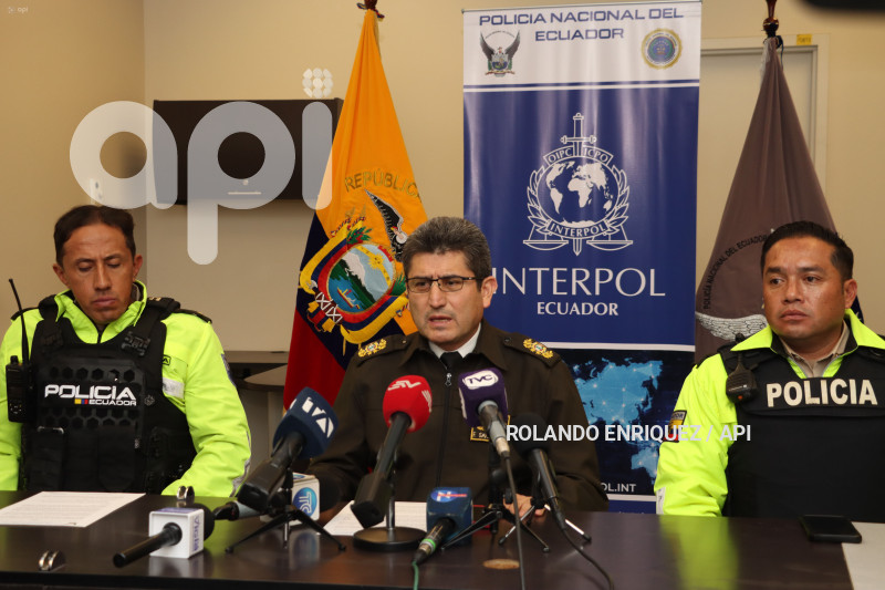 RUEDA-PRENSA-DEPORTACION-SALCEDO-AEROPUERTO