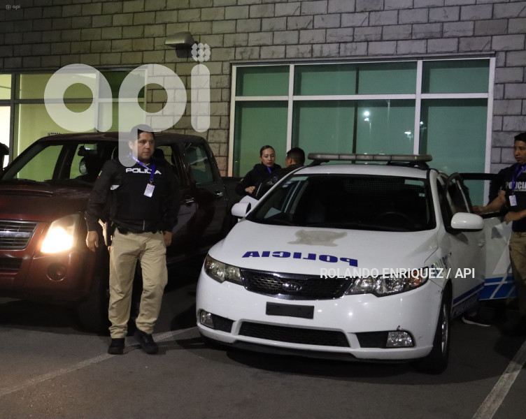 RUEDA-PRENSA-DEPORTACION-SALCEDO-AEROPUERTO