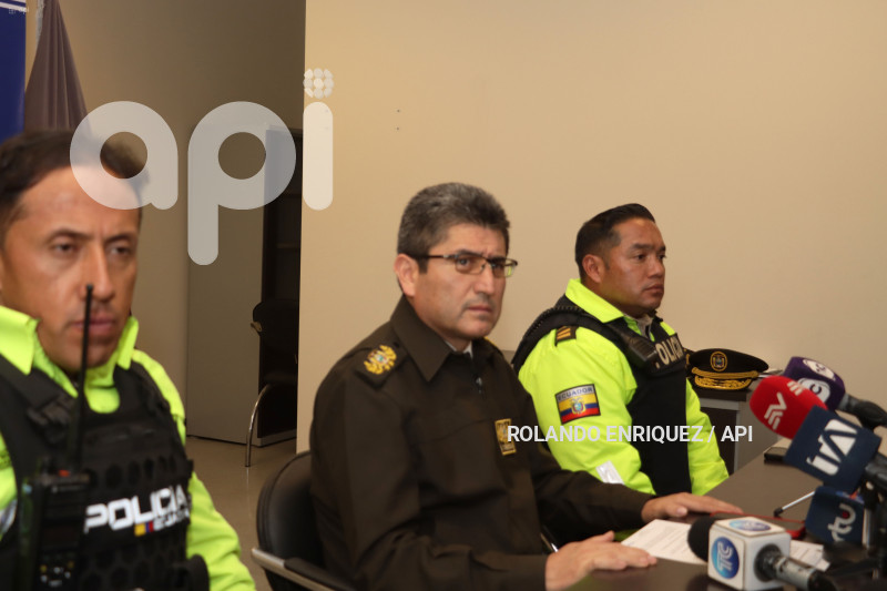 RUEDA-PRENSA-DEPORTACION-SALCEDO-AEROPUERTO