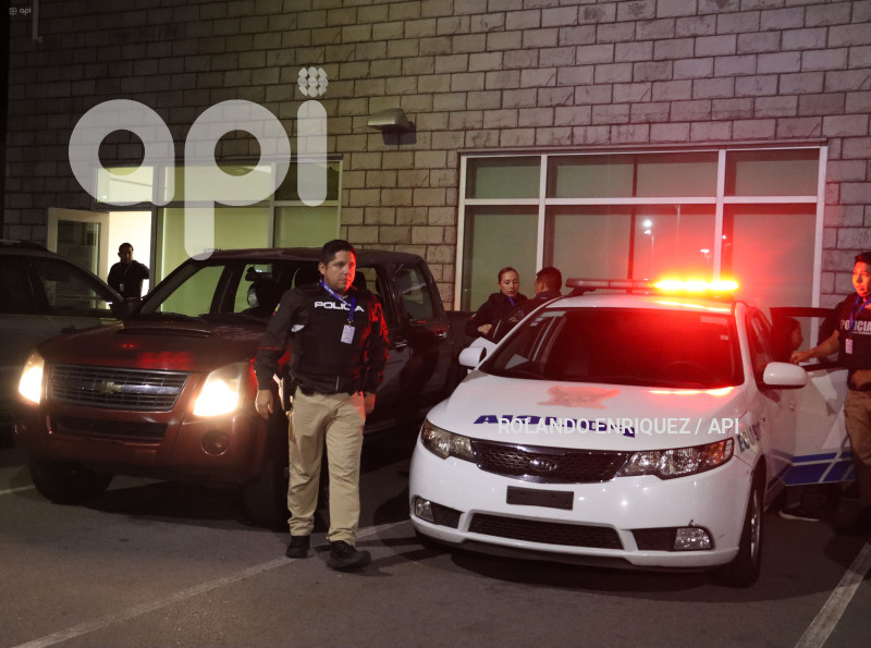 RUEDA-PRENSA-DEPORTACION-SALCEDO-AEROPUERTO