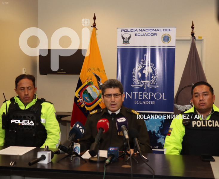 RUEDA-PRENSA-DEPORTACION-SALCEDO-AEROPUERTO
