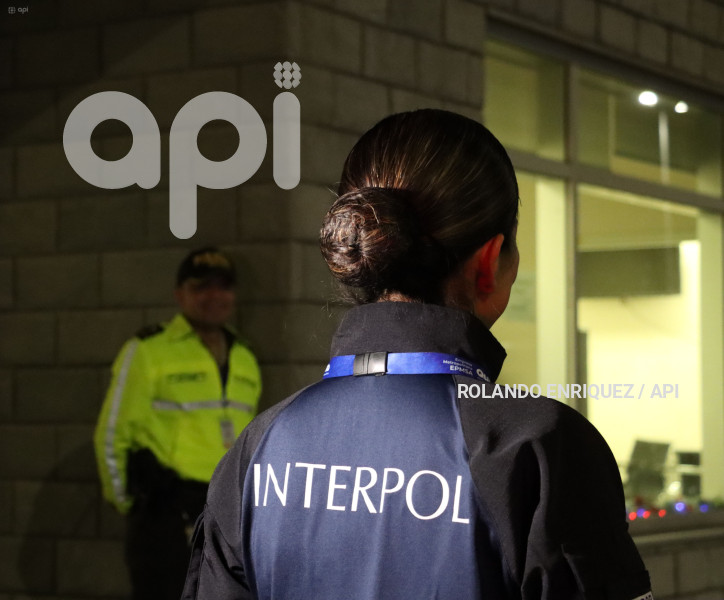 RUEDA-PRENSA-DEPORTACION-SALCEDO-AEROPUERTO