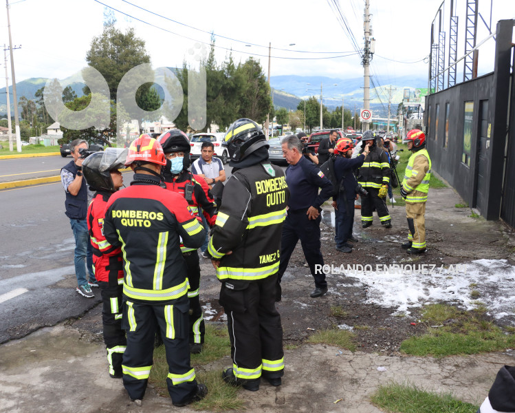 INCENDIO-AUTOPISTA-RUMINAHUI
