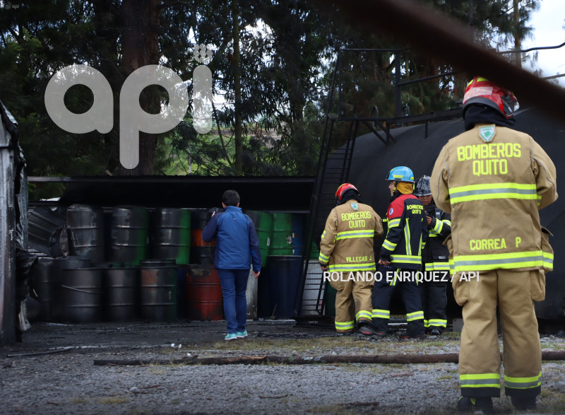 INCENDIO-AUTOPISTA-RUMINAHUI