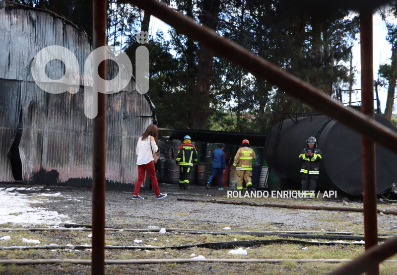 INCENDIO-AUTOPISTA-RUMINAHUI