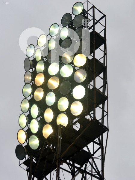 CUENCA-CAMBIO LUMINARIAS-ESTADIO ALEJANDRO SERRANO AGUILAR