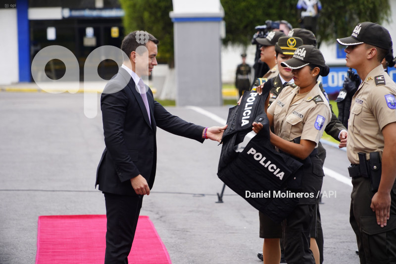 NOBOA EQUIPOS POLICIA