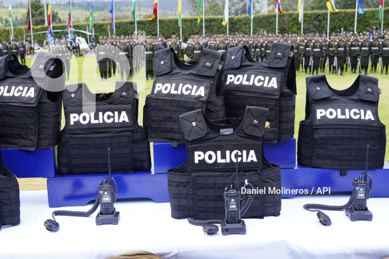 NOBOA EQUIPOS POLICIA