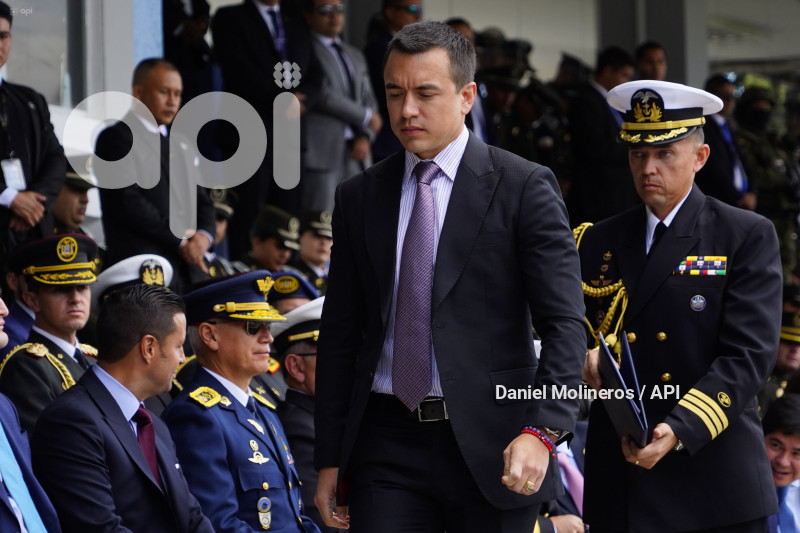NOBOA EQUIPOS POLICIA