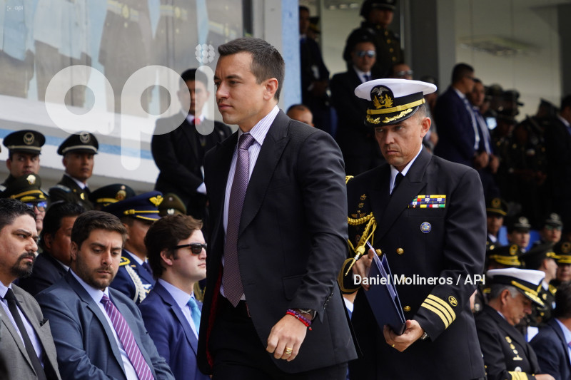 NOBOA EQUIPOS POLICIA