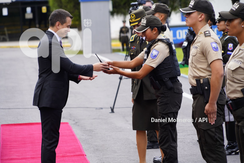 NOBOA EQUIPOS POLICIA