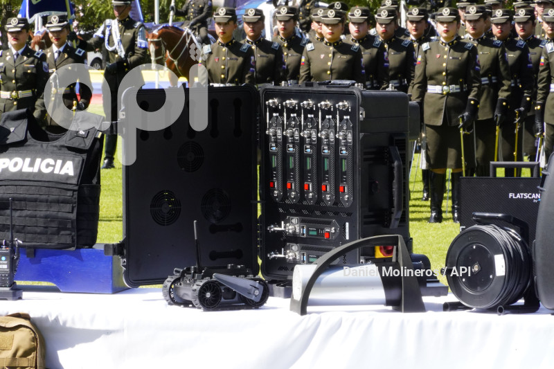 NOBOA EQUIPOS POLICIA
