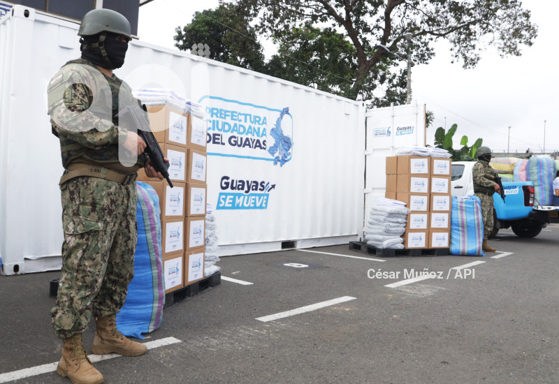 GYE-ENTREGA KITS A FFAA