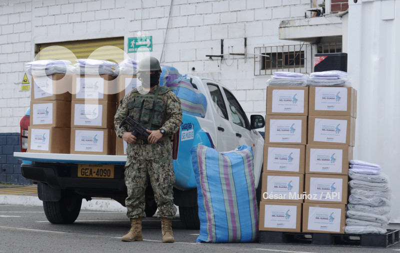 GYE-ENTREGA KITS A FFAA