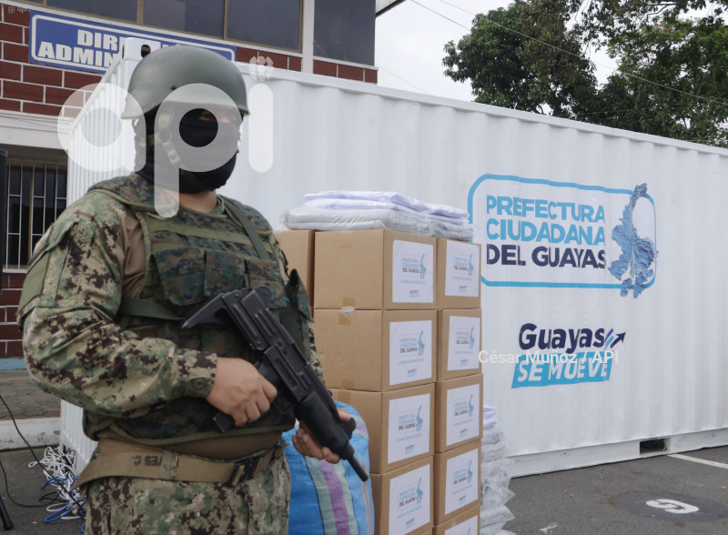 GYE-ENTREGA KITS A FFAA