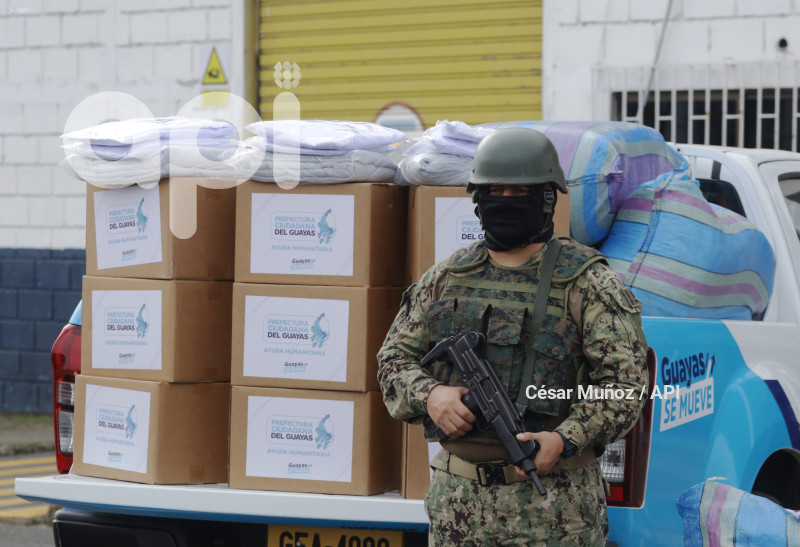 GYE-ENTREGA KITS A FFAA