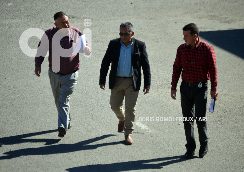 CUENCA-CIERRE-UNIDAD EDUCATIVA-SINDICATO CHOFERES AZUAY
