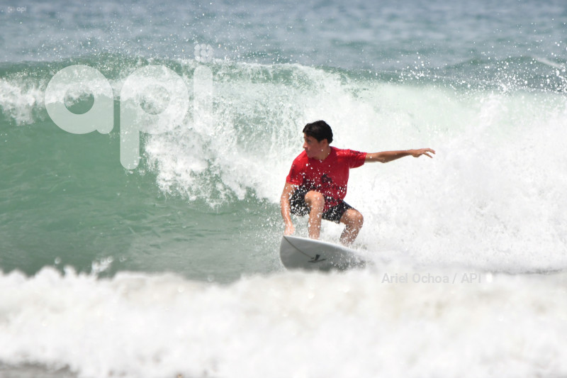 MANTA-SURF-TURISMO-EMERGENCIA-NACIONAL